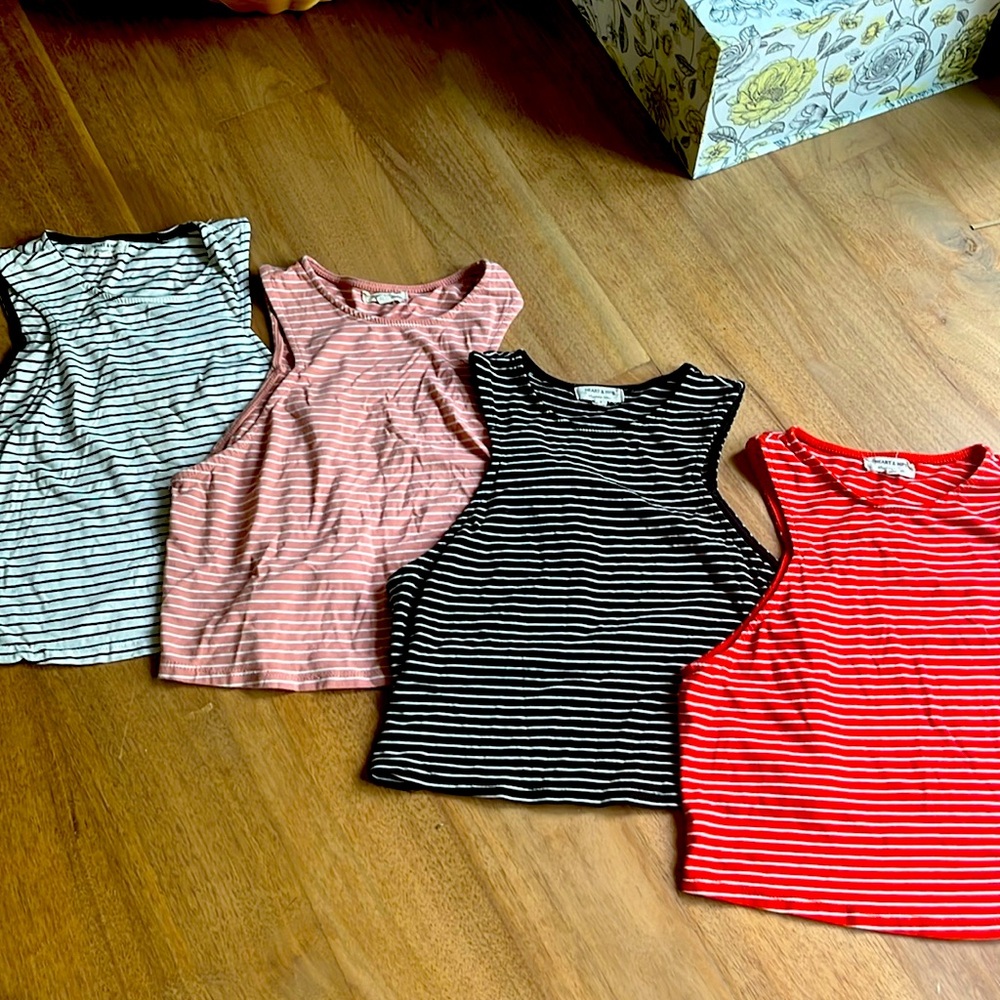 4 crop tops with stripes size small 🩵